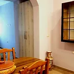 Louis Apartmán *
